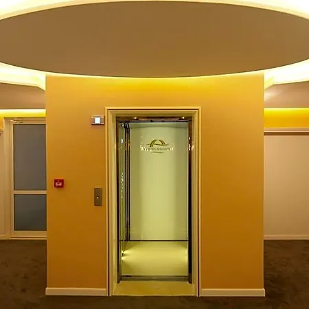Golden Rainbow Хотел 3*